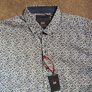 Guide London Men's size L Stretch Fabric Blue W White NWT